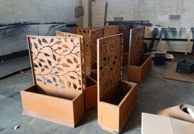 Коробка плантатора ринва Corten декоративной шпалеры металла современного дизайна стальная