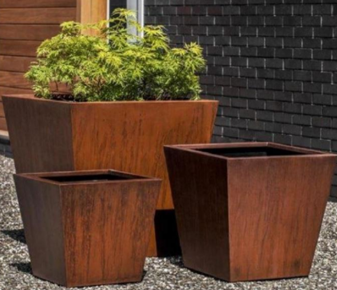 Коробка плантатора Corten теплого деревенского цвета стальная сплющенная квадратная для ландшафта сада