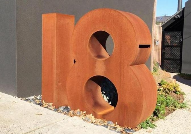 Скульптура искусства металла Corten современного дизайна номера письма украшения стальная