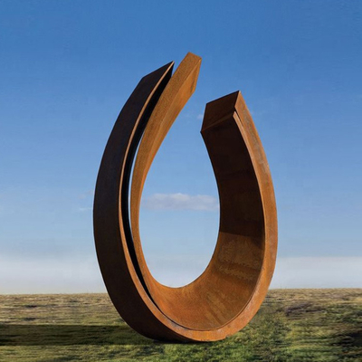 Сталь Corten конспекта современного кольца конспекта деревенская ваяет большие статуи металла