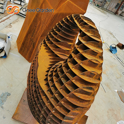 Статуя скульптуры орнамента статуи сада металла золота Corten стальная классическая