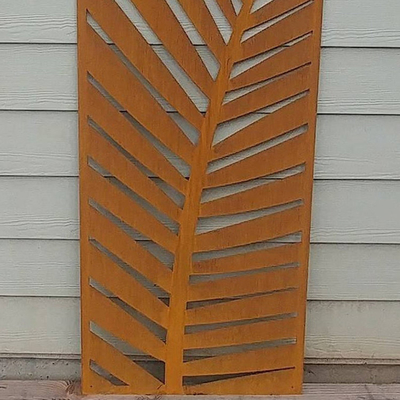Внешнее оформление выполненное на заказ Corten стальной сад экранирует 2.5mm толстое