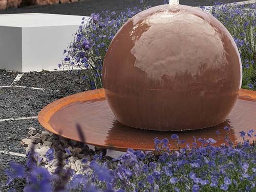 Водопад на открытом воздухе ржавого шарика фонтана сада Corten стального форменный