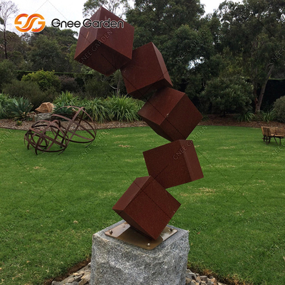 Скульптура Corten блока опасности стальная заржавела скульптуры сада металла для лужайки