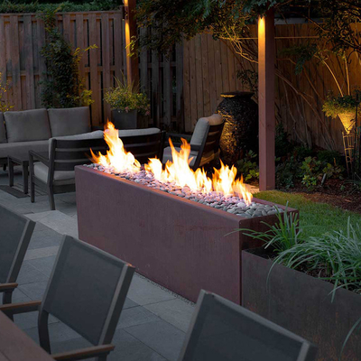 На открытом воздухе располагаясь лагерем сталь Firepit Corten плиты большого костра ямы огня деревянная