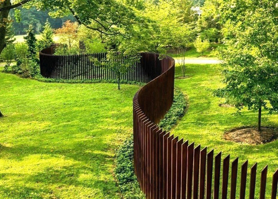 панели загородки Corten сада 2m дизайн высокой стальной внешний для жилого