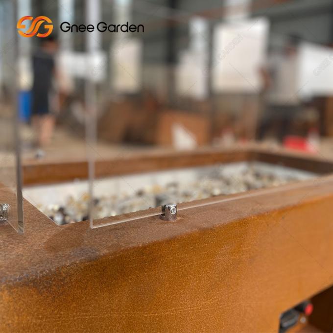 На открытом воздухе располагаясь лагерем сталь Firepit Corten плиты большого костра ямы огня деревянная