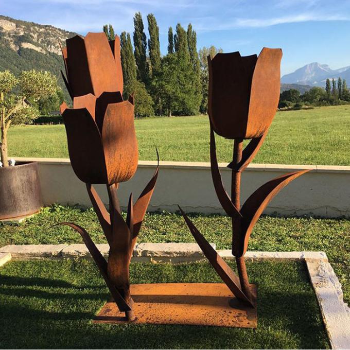 Цветок сформировал красивую скульптуру сада Corten стальную для на открытом воздухе задворк