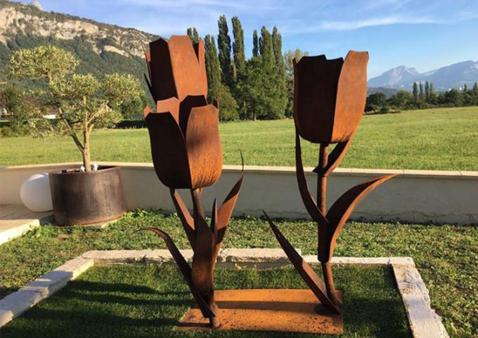 Цветок сформировал красивую скульптуру сада Corten стальную для на открытом воздухе задворк