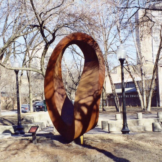Скульптура Corten на открытом воздухе крытого общественного конспекта кольца искусства металла абстрактного стальная
